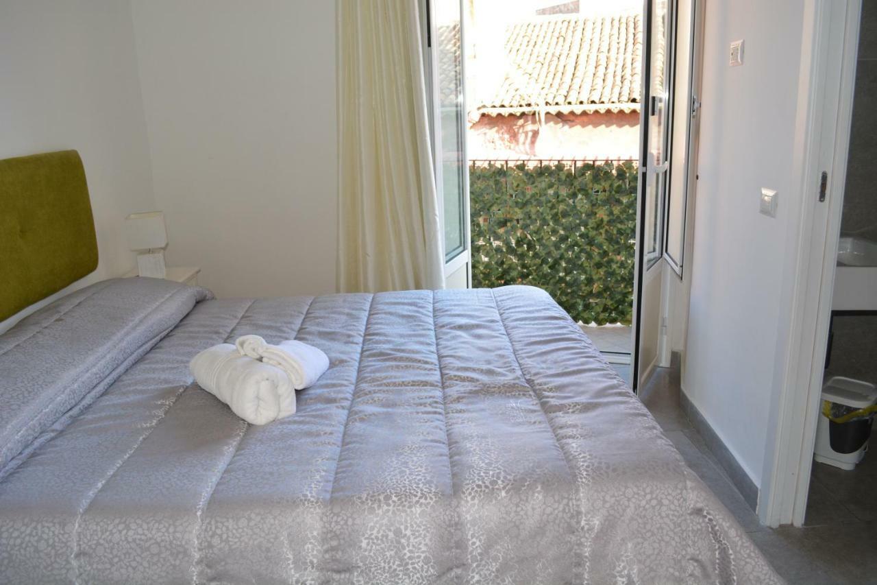 La Petite Suite Catania Bagian luar foto